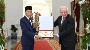 Presiden Jokowi Dianugerahi “Grand Collar Order of the State of Palestine” oleh Presiden Mahmoud Abbas