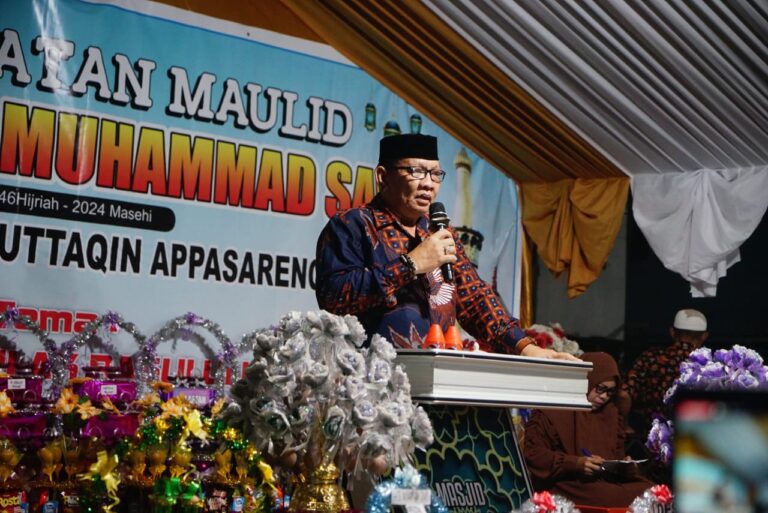 Mewakili Pj Bupati Bone, Drs. ANDI FAJARUDDIN, MM Menghadiri Peringatan Maulid Nabi Besar Muhammad Saw 1446 H Di Desa Uloe